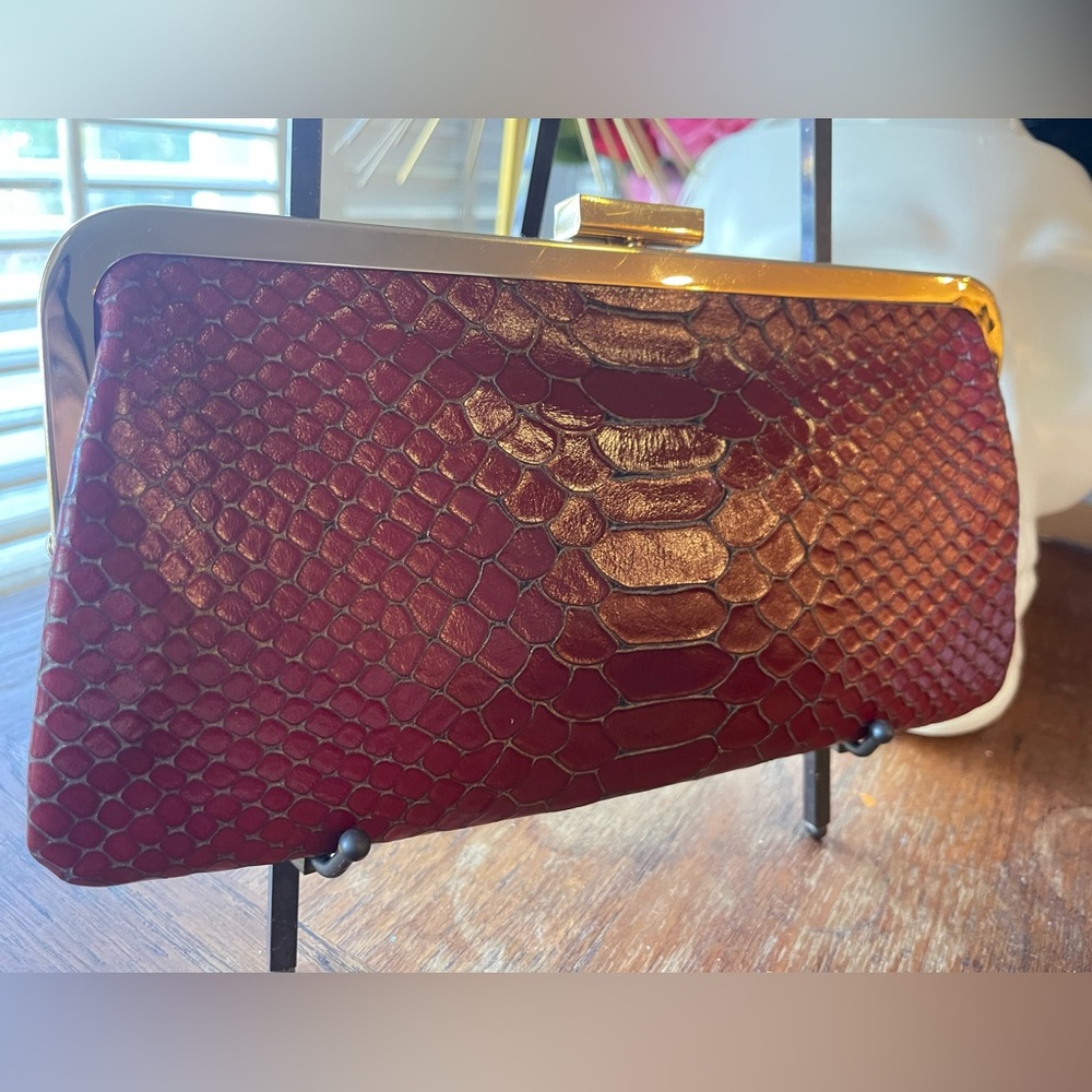 Gorgeous Hobo International Snakeskin Clutcb - Picture 2 of 7
